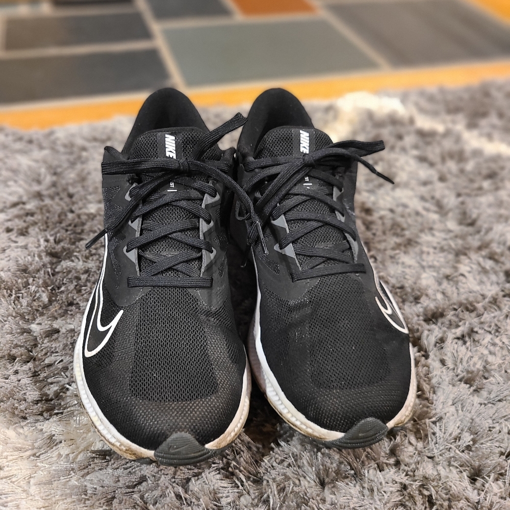 Nike Quest 3 Women's Sneakers Gem